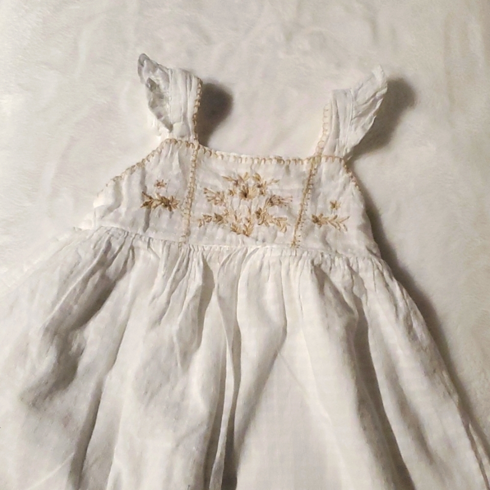 4T white Gap dress